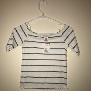 OFF THE SHOULDER TOP